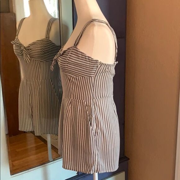 Forever 21 Striped Tie Front Romper Size Small - Picture 6 of 10